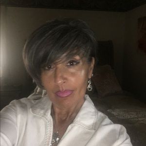 Meet your Posher, Edna